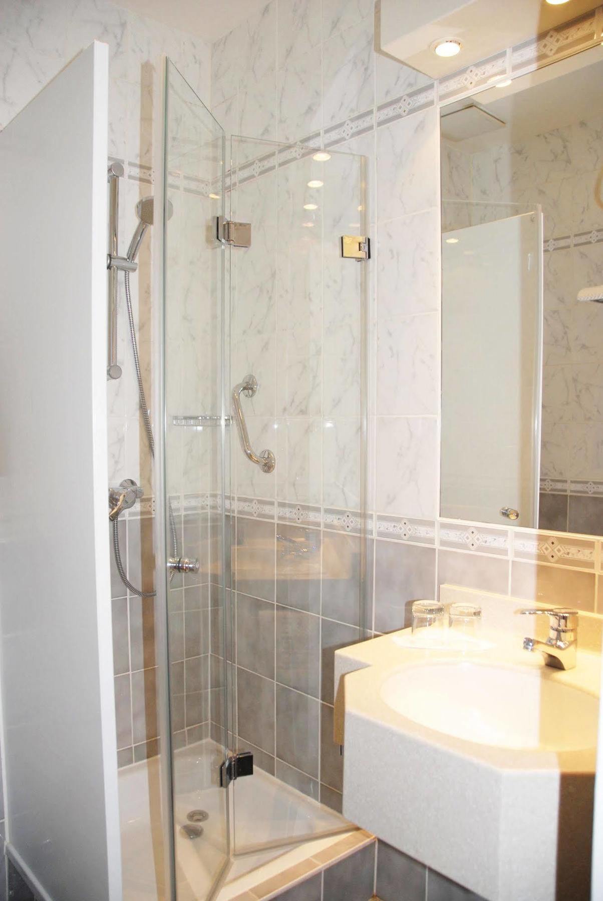 Hotel Perrin - Former Carlton 4*