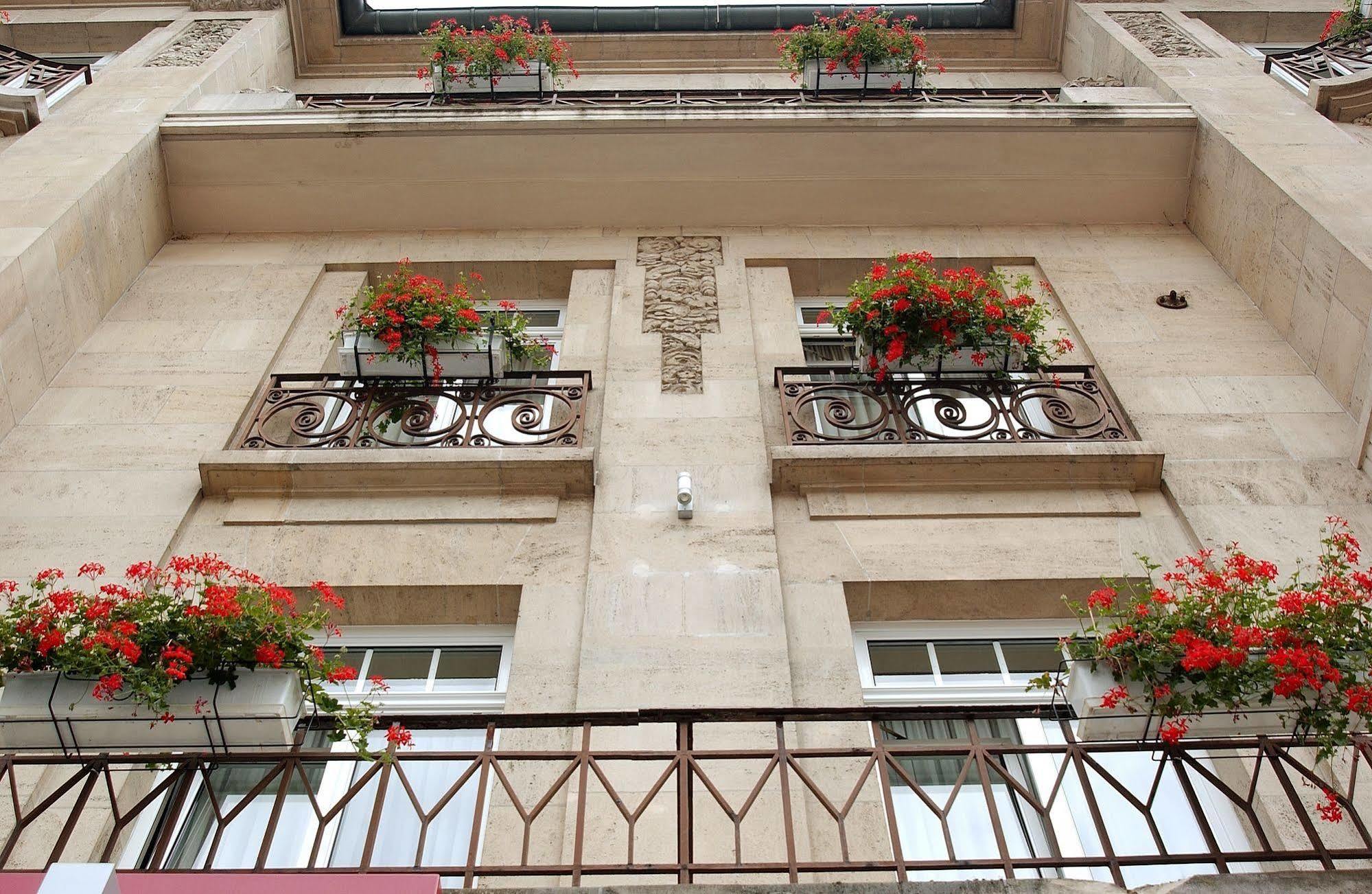 Hotel Perrin - Former Carlton